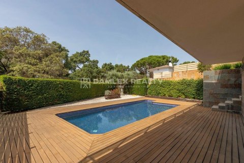 Villa for sale in Lloret de Mar, Girona, Spain 3 bedrooms, 436 sq.m. No. 177010 - photo 8