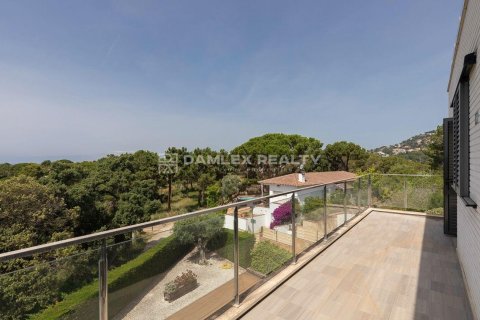 Villa for sale in Lloret de Mar, Girona, Spain 3 bedrooms, 436 sq.m. No. 177010 - photo 29