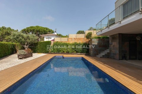 Villa for sale in Lloret de Mar, Girona, Spain 3 bedrooms, 436 sq.m. No. 177010 - photo 4
