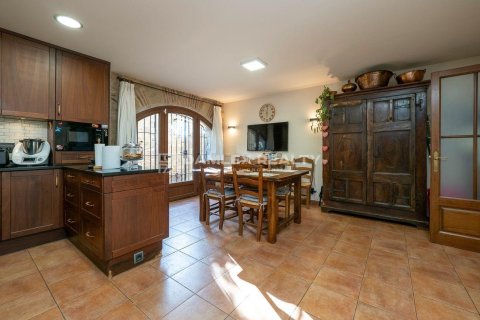 Castles for sale in Calonge, Girona, Spain 4 bedrooms, 499 sq.m. No. 177008 - photo 16