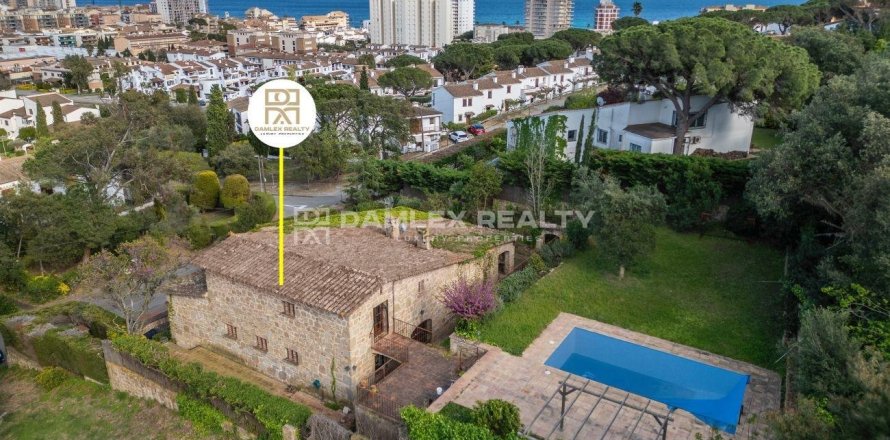Castles in Calonge, Girona, Spain 4 bedrooms, 499 sq.m. No. 177008