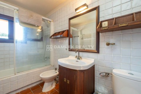 Castles for sale in Calonge, Girona, Spain 4 bedrooms, 499 sq.m. No. 177008 - photo 25