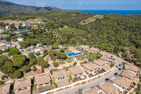 Villa for sale in Tossa de Mar, Girona, Spain 4 bedrooms, 215 sq.m. No. 177012 - photo 5