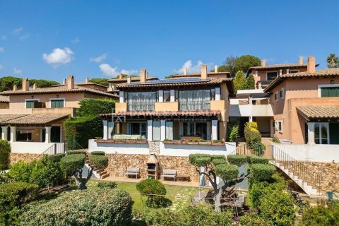 Villa for sale in Tossa de Mar, Girona, Spain 4 bedrooms, 215 sq.m. No. 177012 - photo 9
