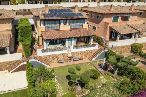 Villa in Tossa de Mar, Girona, Spain 4 bedrooms, 215 sq.m. No. 177012