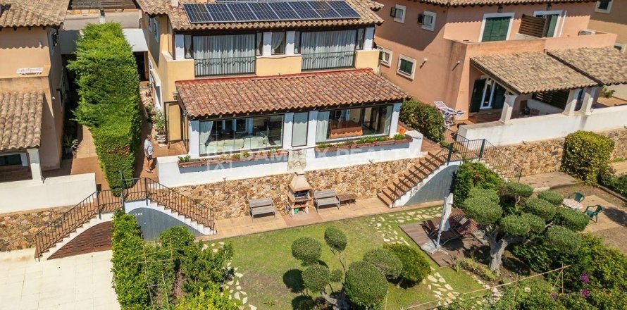 Villa in Tossa de Mar, Girona, Spain 4 bedrooms, 215 sq.m. No. 177012