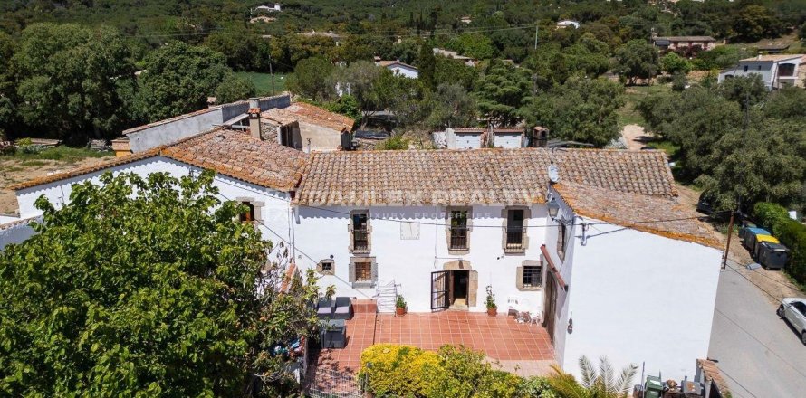 Villa in Santa Cristina d'Aro, Girona, Spain 5 bedrooms, 415 sq.m. No. 177009