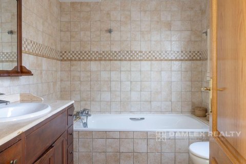 Villa for sale in Calonge, Girona, Spain 5 bedrooms, 526 sq.m. No. 177006 - photo 17