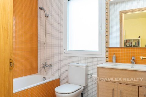 Villa for sale in Calonge, Girona, Spain 5 bedrooms, 526 sq.m. No. 177006 - photo 29