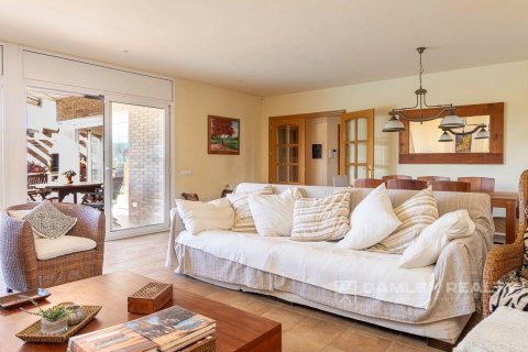 Villa for sale in Calonge, Girona, Spain 5 bedrooms, 526 sq.m. No. 177006 - photo 12