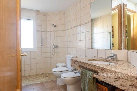 Villa for sale in Calonge, Girona, Spain 5 bedrooms, 526 sq.m. No. 177006 - photo 26