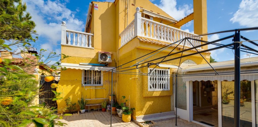 Villa Torrevieja, Alicante, Espagne 4 chambres, 150 m2 No. 139379