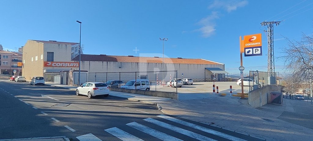 Tienda al por menor en España 3194 m2 No. 151885