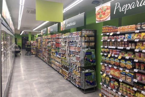 Retail store en Espagne 404 m2 No. 151889