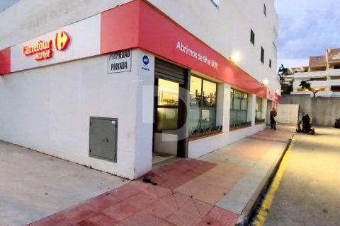 Retail store en Espagne 2449 m2 No. 151887