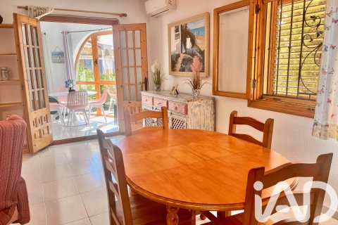 House for sale in Alcala De Xivert, Castellon, Spain 4 bedrooms, 210 sq.m. No. 173225 - photo 16