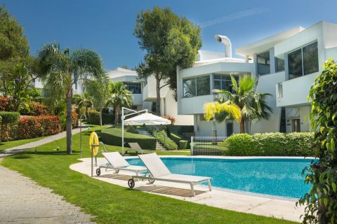 Townhouse for sale Marbella, Malaga, Spain 2 bedrooms, 204 sq.m. No. 109559 - photo 1