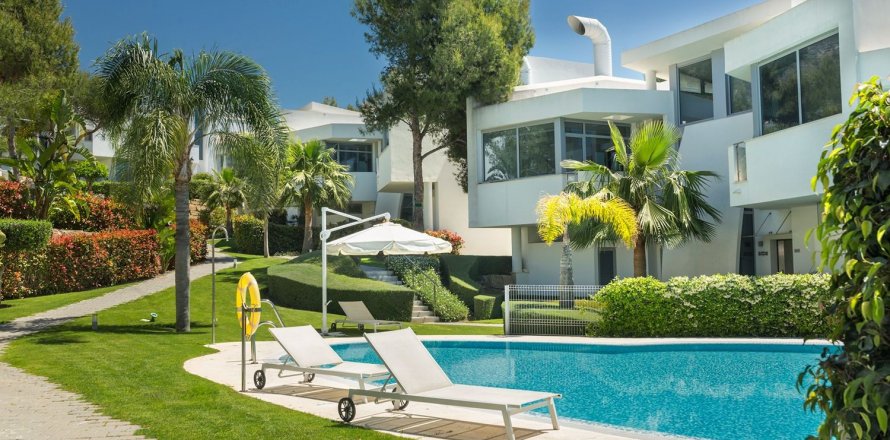 Townhouse Marbella, Malaga, Spain 2 bedrooms, 204 sq.m. No. 109559
