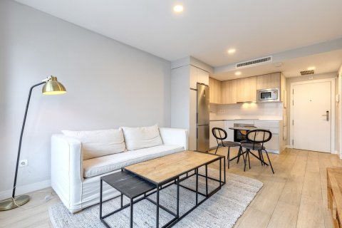 Apartamento en venta en Madrid, España 1 dormitorio, 63 m2 No. 180421 - foto 3