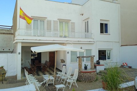 Land plot for sale Es Castell, Menorca, Spain 6 bedrooms, 337 sq.m. No. 110952 - photo 2
