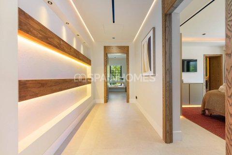 Huvila myytävänä Marbella, Malaga, Espanja, 5 makuuhuonetta, 336 m2 No. 144612 - kuva 24