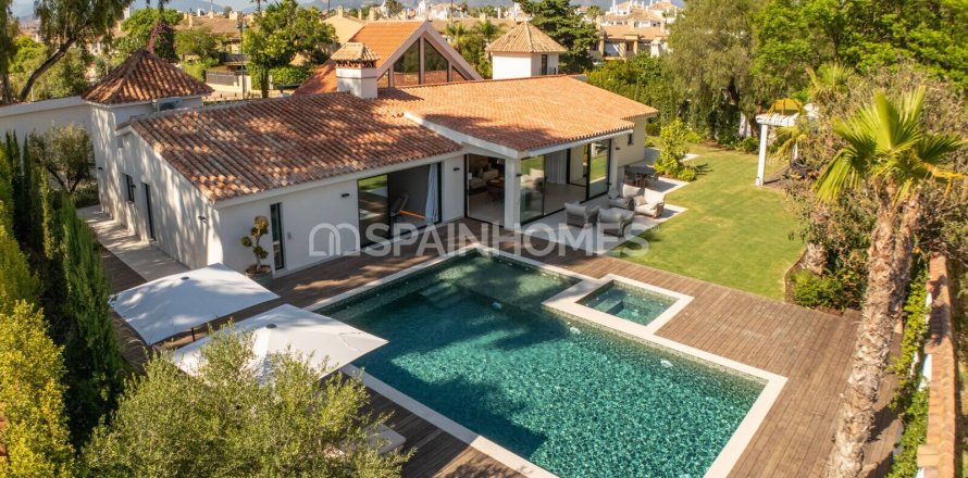 Villa à Marbella, Malaga, Espagne 5 chambres, 336 m2 No. 144612