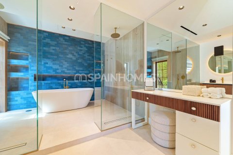 Huvila myytävänä Marbella, Malaga, Espanja, 5 makuuhuonetta, 336 m2 No. 144612 - kuva 29