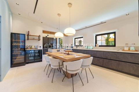 Huvila myytävänä Marbella, Malaga, Espanja, 5 makuuhuonetta, 336 m2 No. 144612 - kuva 22