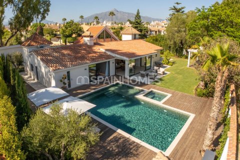Huvila myytävänä Marbella, Malaga, Espanja, 5 makuuhuonetta, 336 m2 No. 144612 - kuva 1