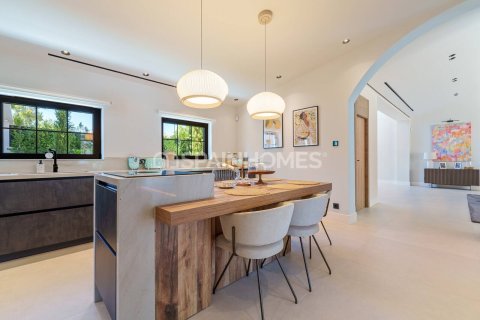 Huvila myytävänä Marbella, Malaga, Espanja, 5 makuuhuonetta, 336 m2 No. 144612 - kuva 21