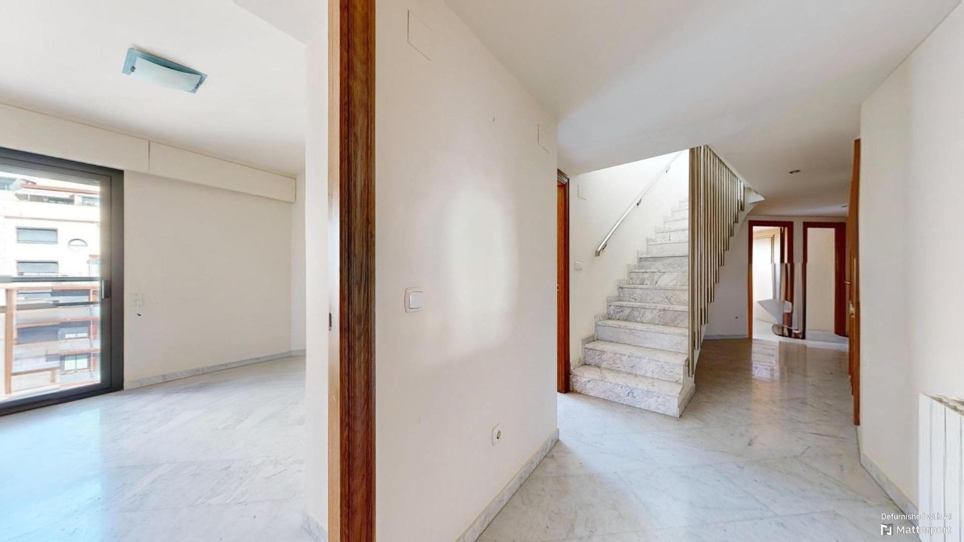 Huoneisto Valencia, Espanja 6 makuuhuonetta, 330 m2 No. 133341