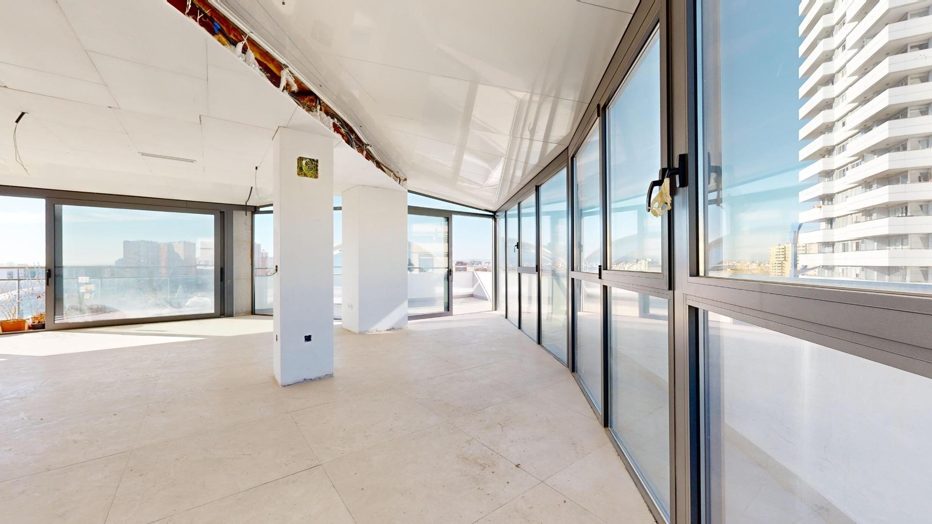 Huoneisto Valencia, Espanja 6 makuuhuonetta, 330 m2 No. 133341