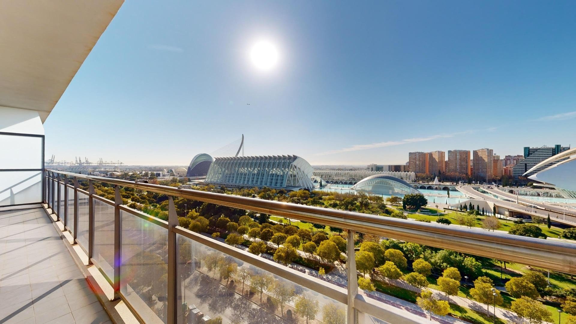 Huoneisto Valencia, Espanja 6 makuuhuonetta, 330 m2 No. 133341