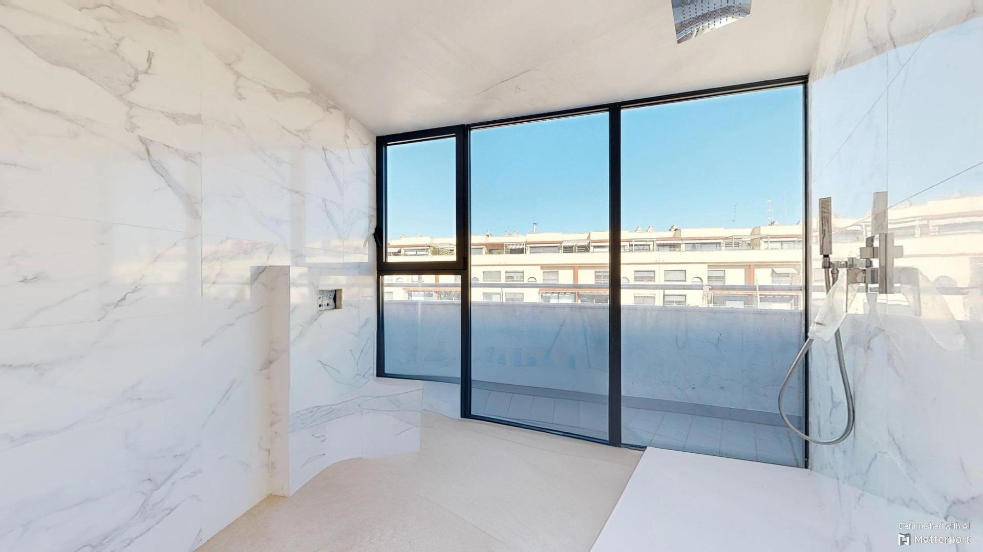 Huoneisto Valencia, Espanja 6 makuuhuonetta, 330 m2 No. 133341