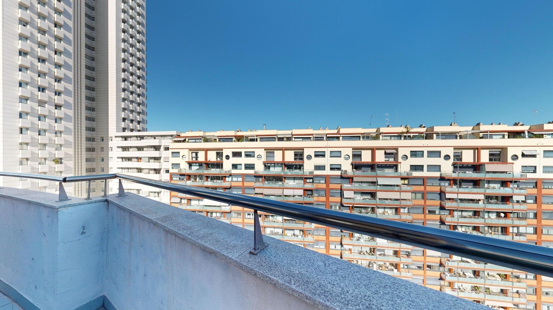 Huoneisto Valencia, Espanja 6 makuuhuonetta, 330 m2 No. 133341