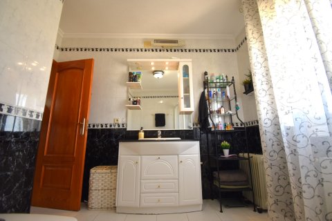 Продажа таухауса в Аликанте, Испания 4 спальни, 176м2 №155903 - фото 15