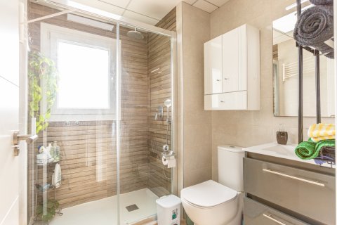 Apartment for sale in Torrevieja, Alicante, Spain 2 bedrooms, 55 sq.m. No. 155906 - photo 12