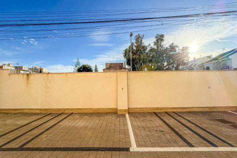 Apartment for sale in Torrevieja, Alicante, Spain 2 bedrooms, 55 sq.m. No. 155906 - photo 20