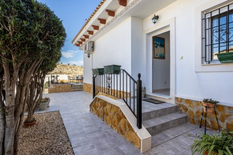 Villa for sale in Bigastro, Alicante, Spain 3 bedrooms, 100 sq.m. No. 155905 - photo 3