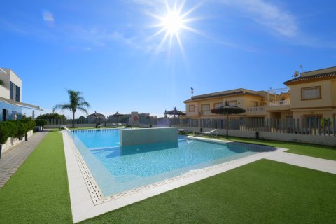 Apartment for sale in Playa Flamenca II, Alicante, Spain 2 bedrooms, 63 sq.m. No. 155904 - photo 4
