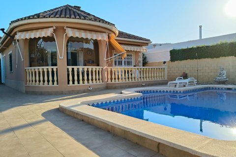 Villa till salu i La Romana, Alicante, Spanien 2 sovrum, 101 kvm. Nr. 137871 - foto 1