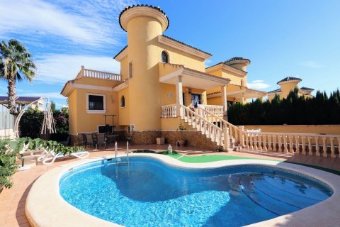 Villa for sale Alicante, Spain 3 bedrooms, 195 sq.m. No. 137867 - photo 1