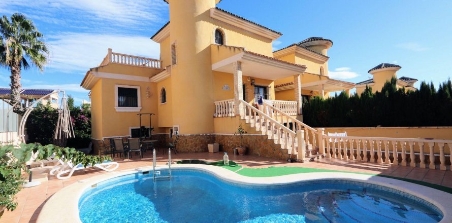 Villa Alicante, Spain 3 bedrooms, 195 sq.m. No. 137867