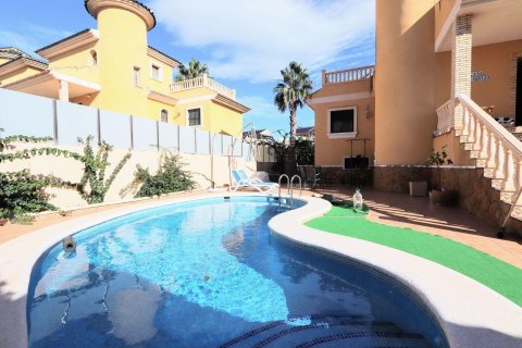 Villa for sale Alicante, Spain 3 bedrooms, 195 sq.m. No. 137867 - photo 3