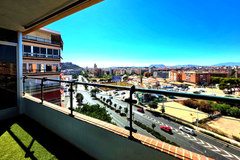 Apartment in Alicante, Spain 3 bedrooms, 140 sq.m. No. 196732