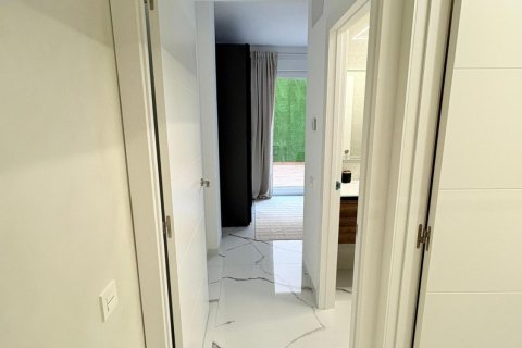 Huoneisto myytävänä Torrevieja, Alicante, Espanja, 2 makuuhuonetta, 67 m2 No. 155761 - kuva 17