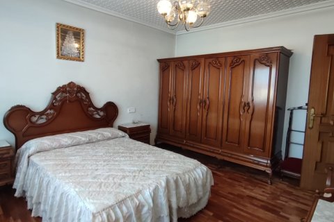 Apartment for sale in Leon, Spain 3 bedrooms, 131 sq.m. No. 185777 - photo 11