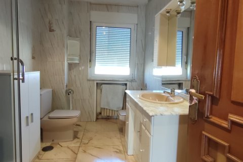 Apartment for sale in Leon, Spain 3 bedrooms, 131 sq.m. No. 185777 - photo 6