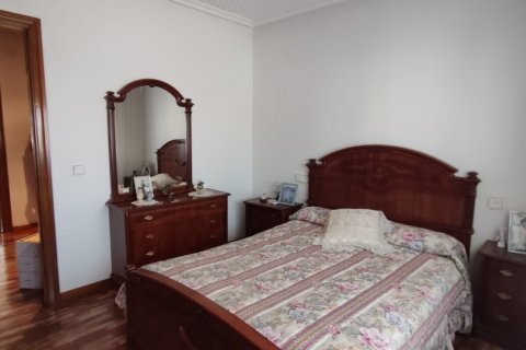 Apartment for sale in Leon, Spain 3 bedrooms, 131 sq.m. No. 185777 - photo 10