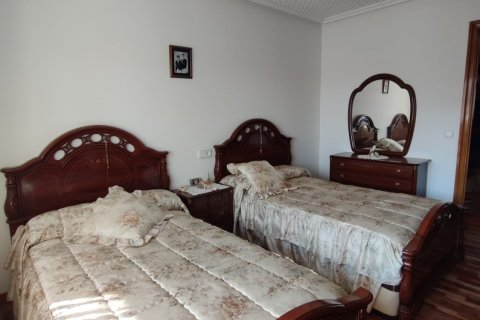 Apartment for sale in Leon, Spain 3 bedrooms, 131 sq.m. No. 185777 - photo 9
